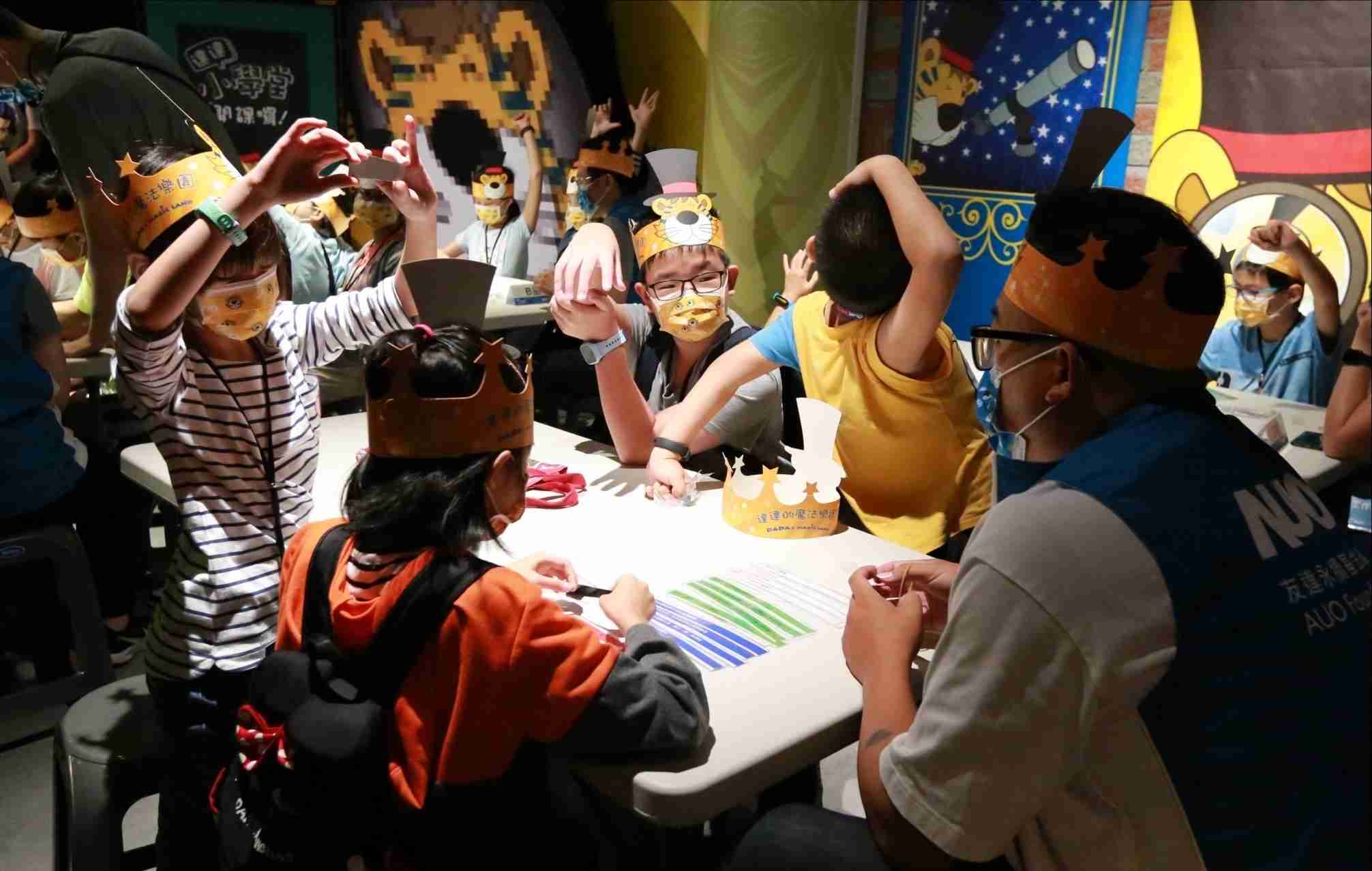 NG大舞台以永续理念推动全人教育计划，，，，内外结盟储备科普教育人才，，，，荣获亚太永续行动奖社会共融面的金奖肯定